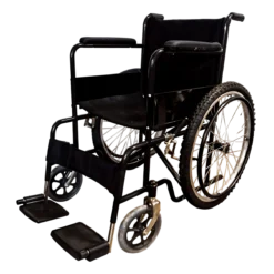 Silla de Ruedas 18" Todo Terreno Negra con Descansapiés Fijo